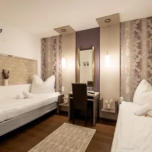Amadea - Cityhotel Отель